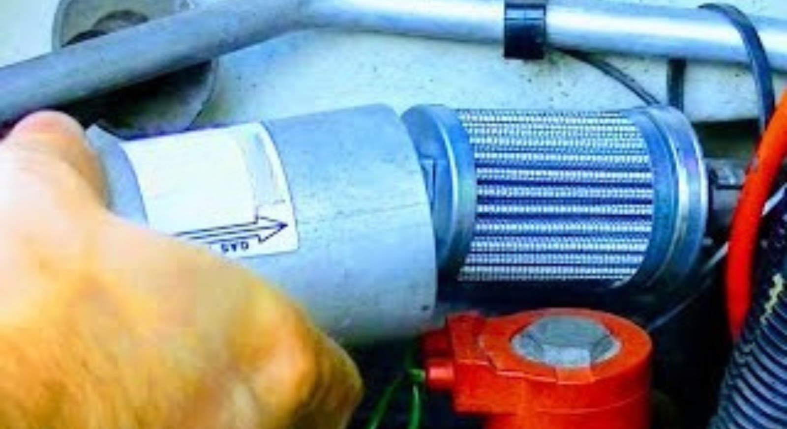 Filter bahan bakar solar